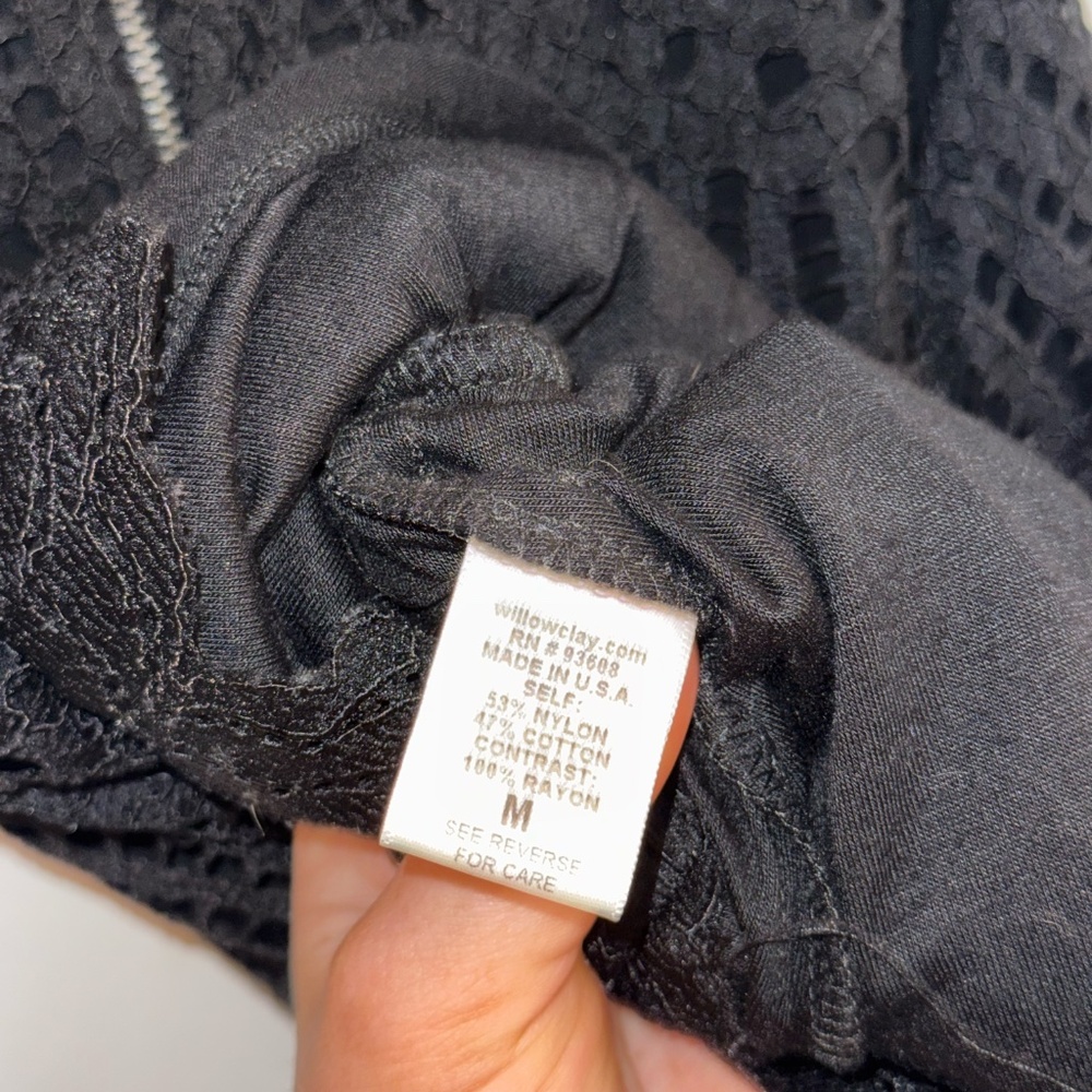 Willow & Clay Black Lace Peplum Tank Top Size Medium - Picture 7 of 8